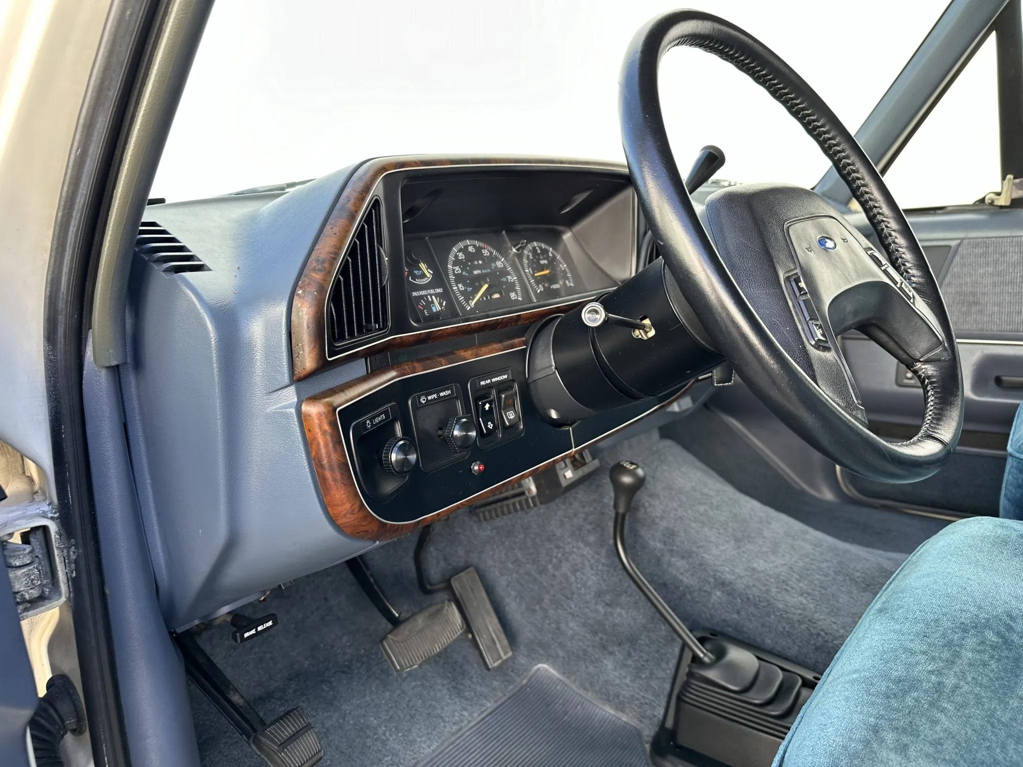 1990 Ford C-350 Centurion