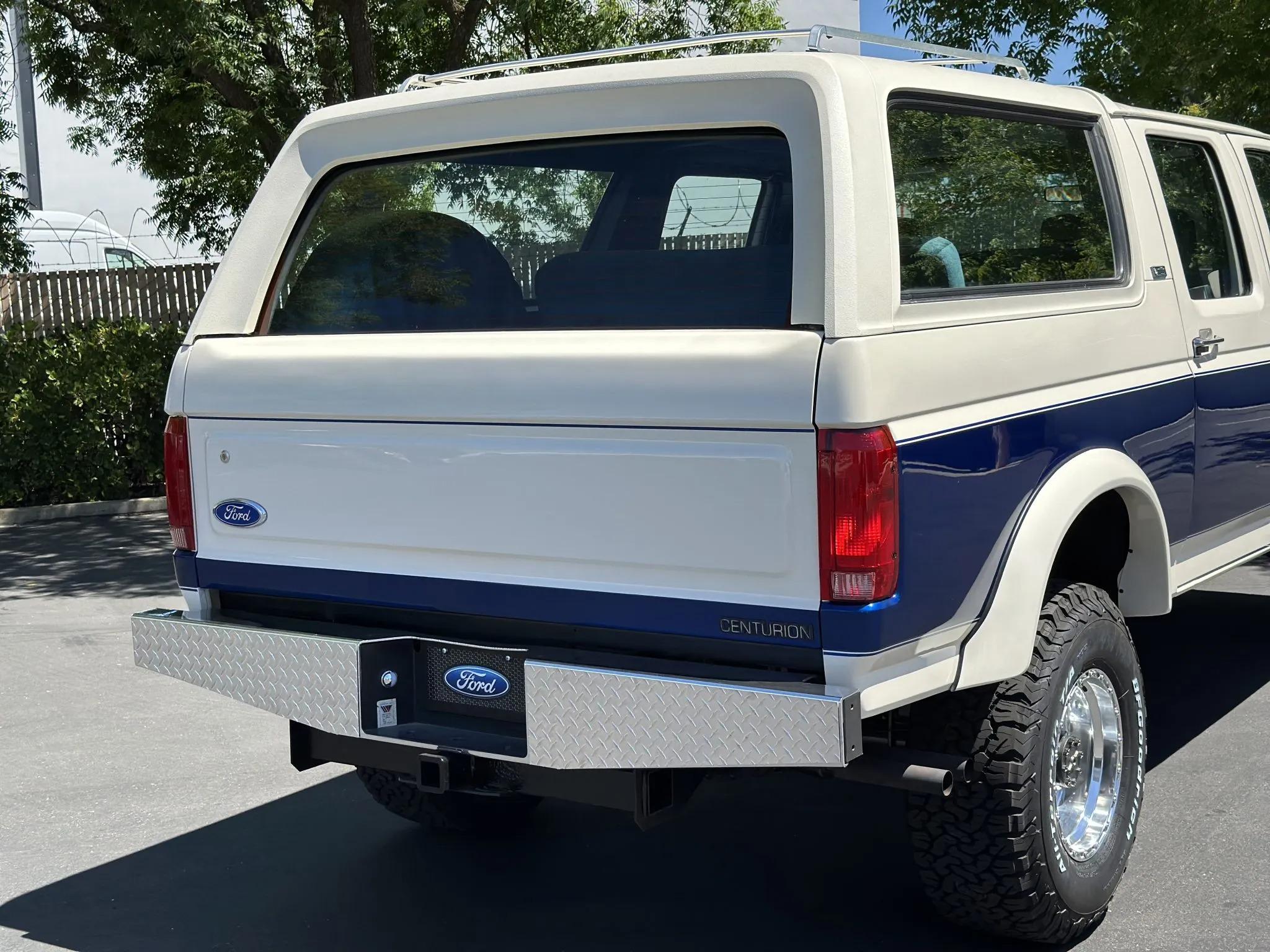 1990 Ford C-350 Centurion