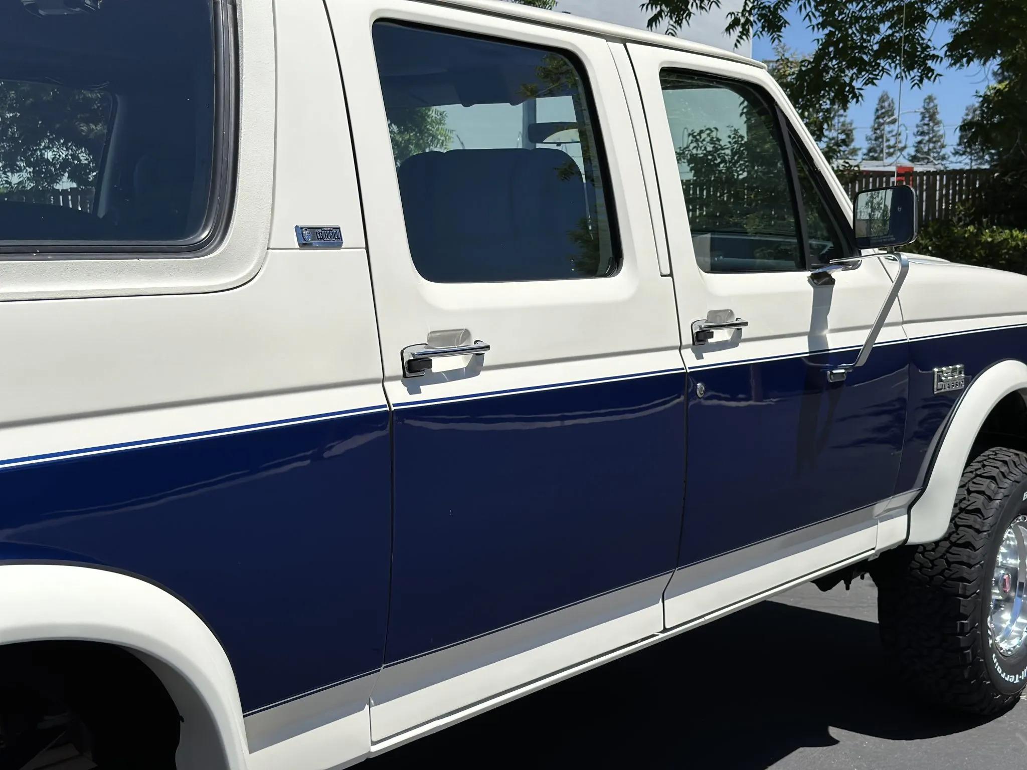 1990 Ford C-350 Centurion