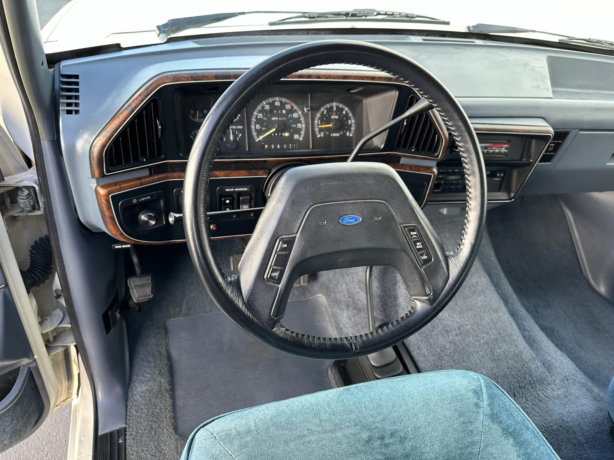 1990 Ford C-350 Centurion