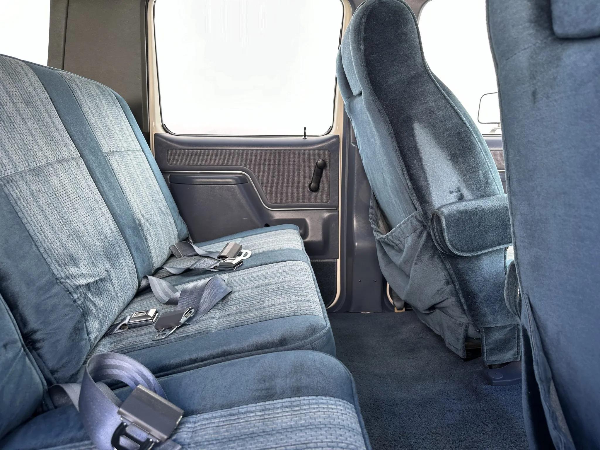 1990 Ford C-350 Centurion