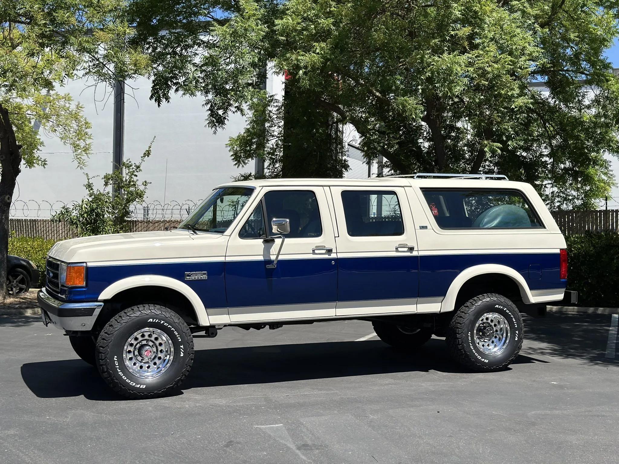 1990 Ford C-350 Centurion
