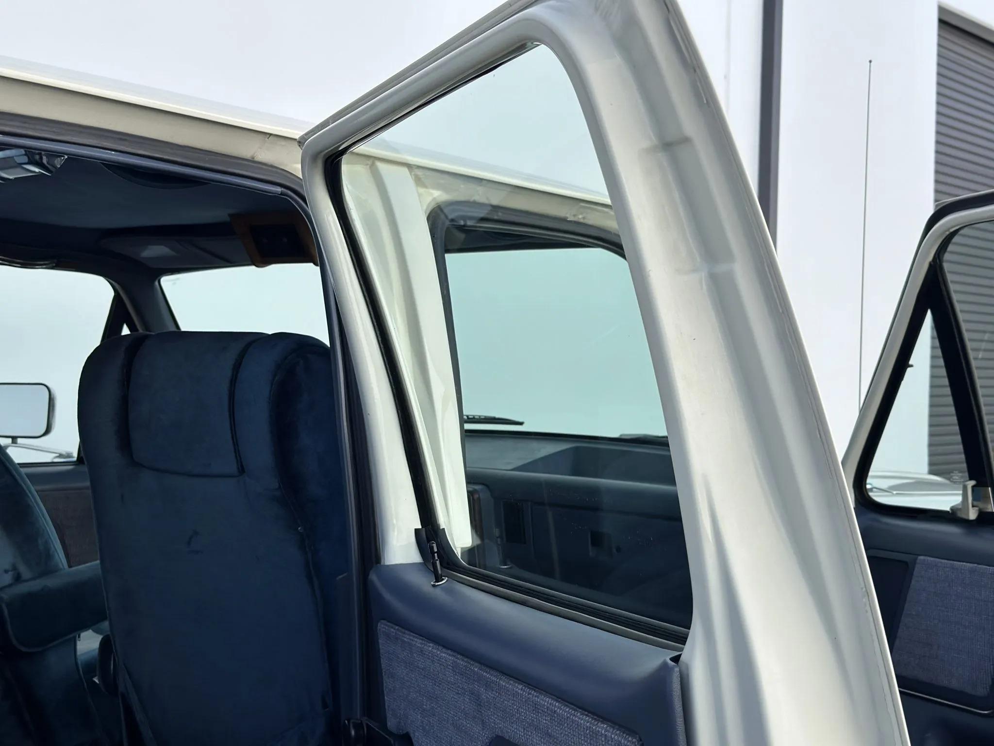 1990 Ford C-350 Centurion