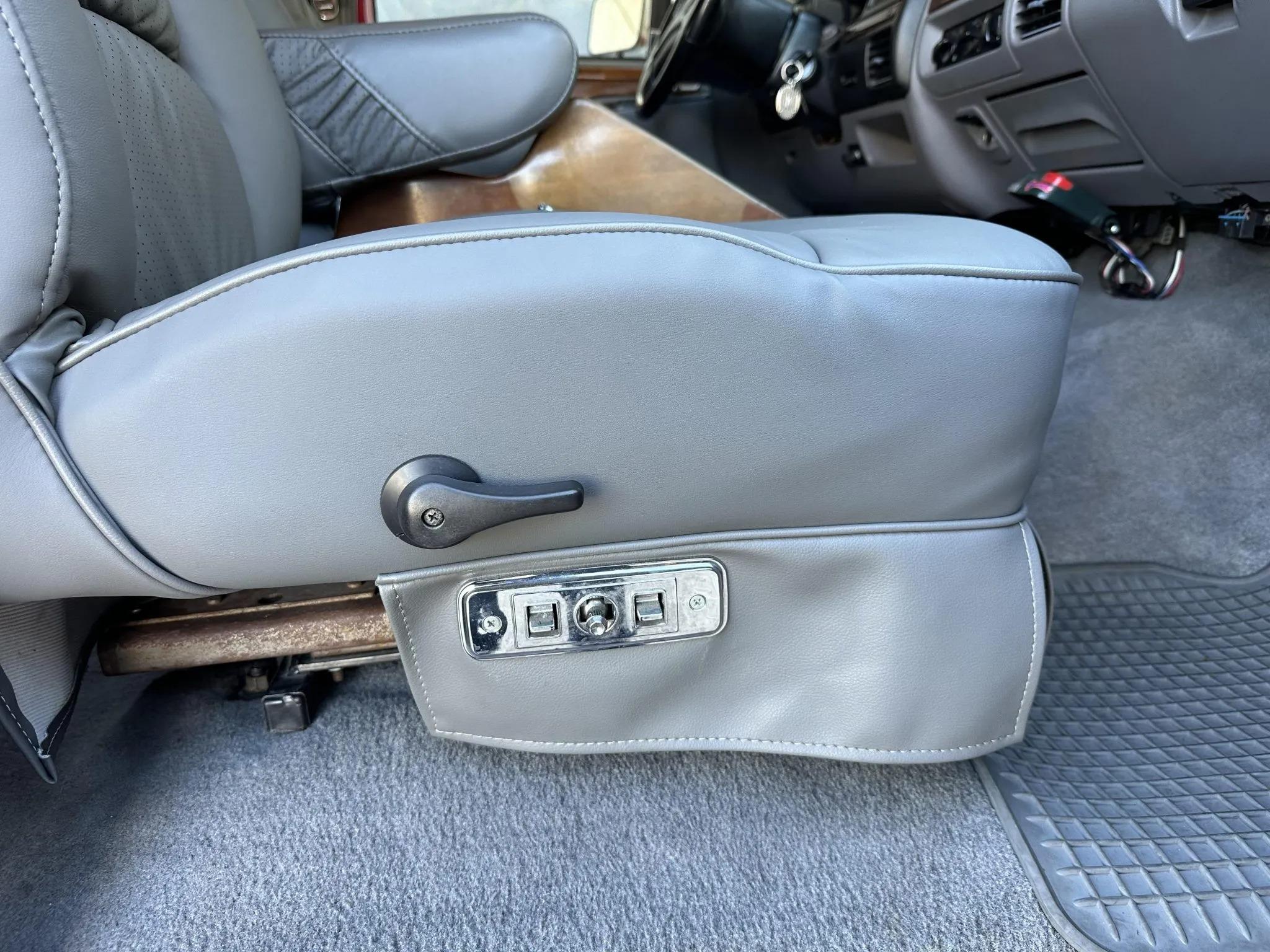 7.3L Power Stroke-Powered 1995 Ford C-350 Centurion 4×4