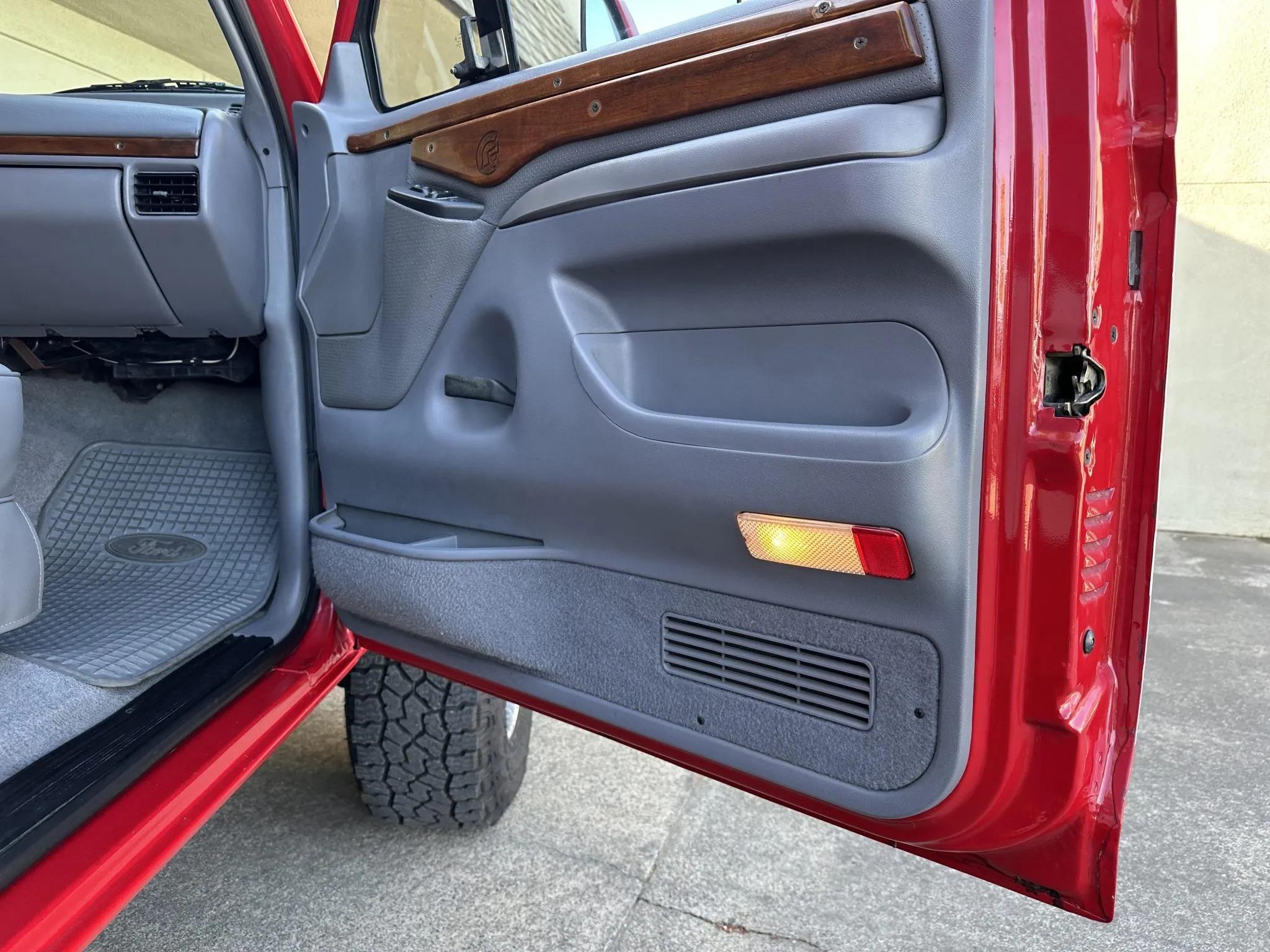 7.3L Power Stroke-Powered 1995 Ford C-350 Centurion 4×4