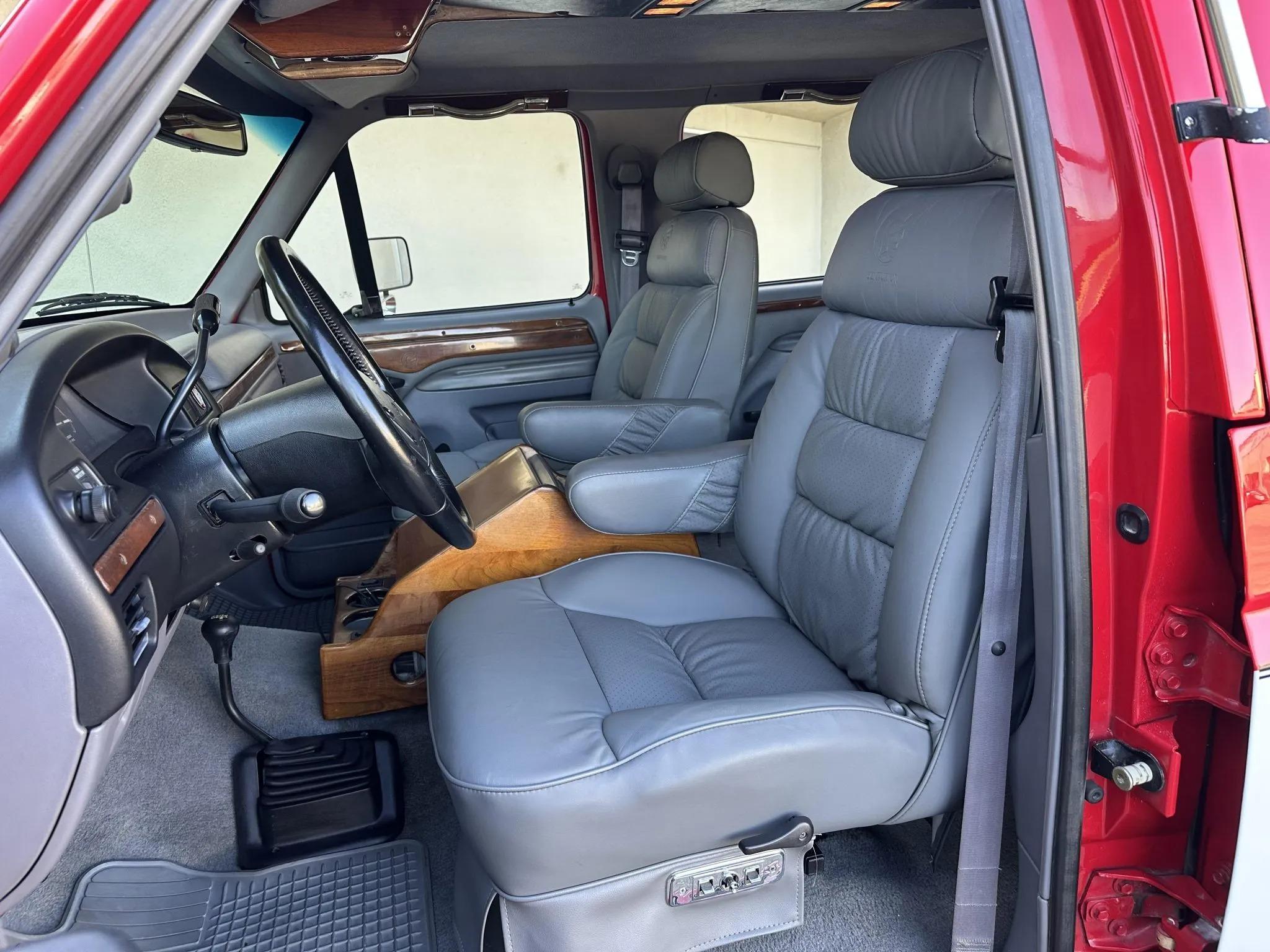 7.3L Power Stroke-Powered 1995 Ford C-350 Centurion 4×4