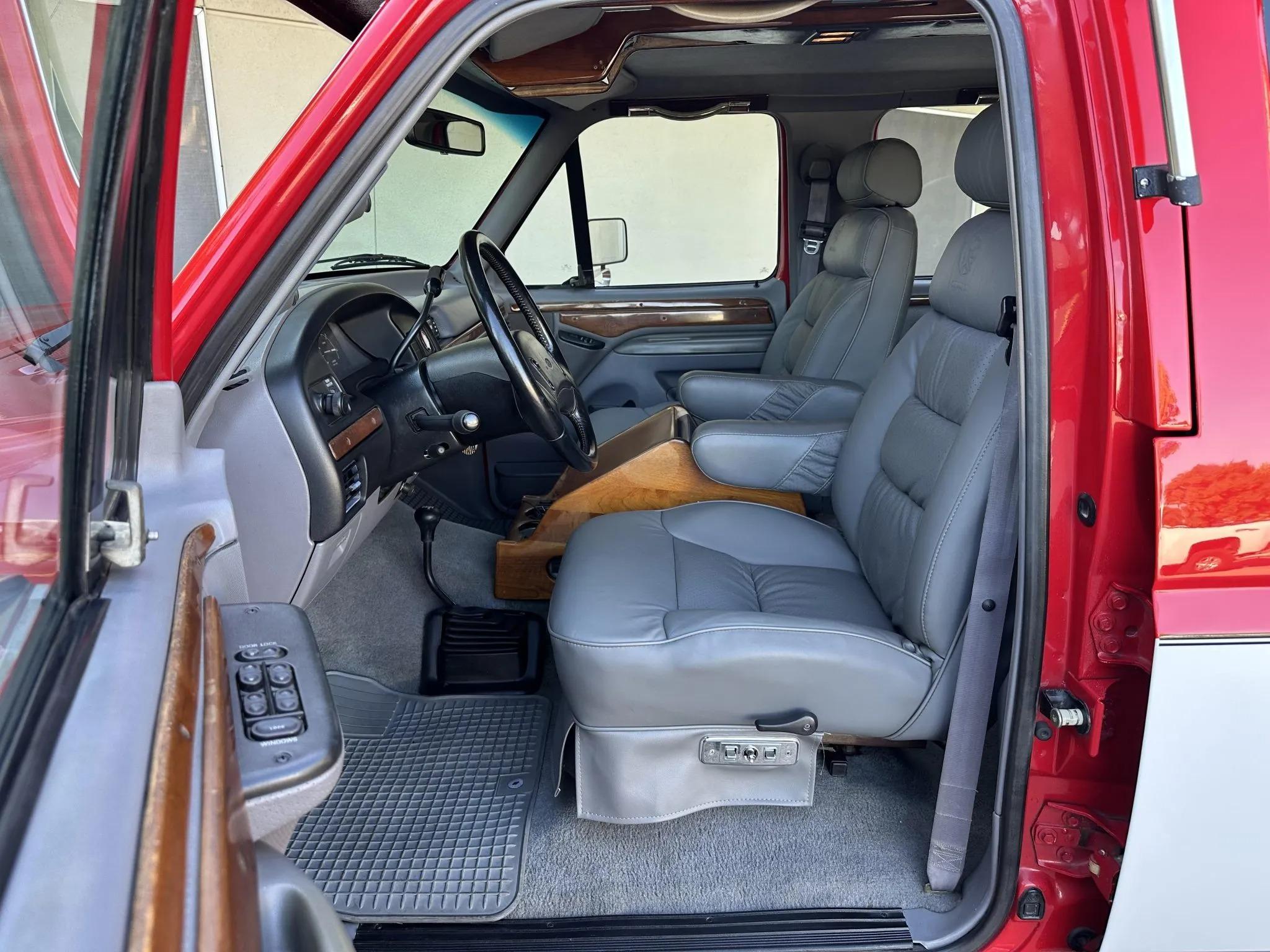 7.3L Power Stroke-Powered 1995 Ford C-350 Centurion 4×4