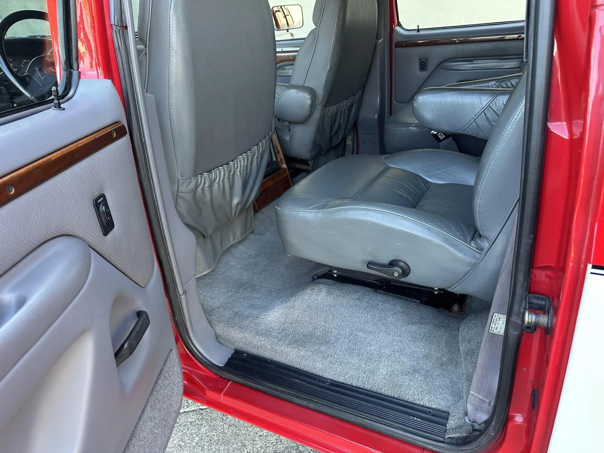 7.3L Power Stroke-Powered 1995 Ford C-350 Centurion 4×4