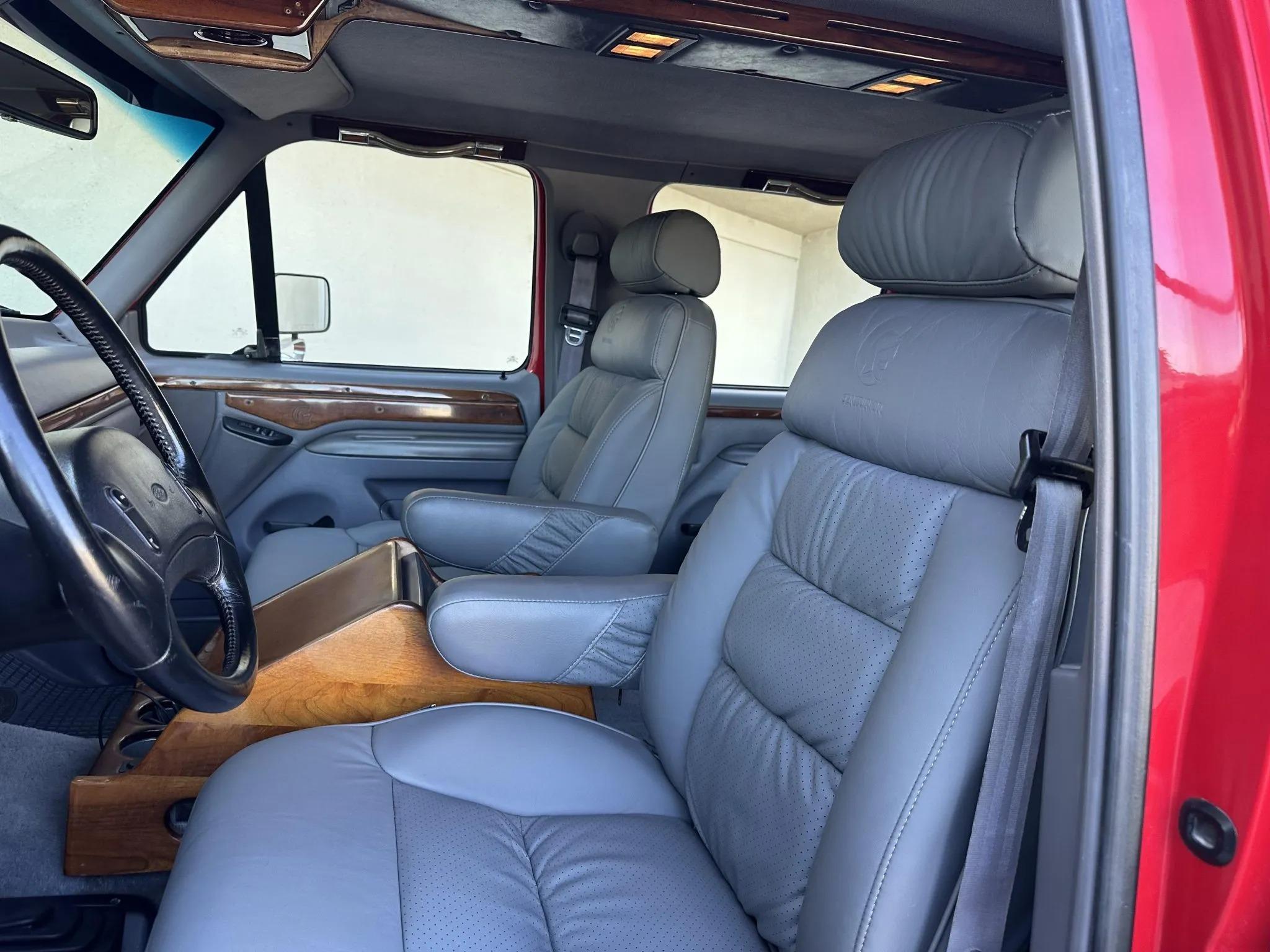 7.3L Power Stroke-Powered 1995 Ford C-350 Centurion 4×4