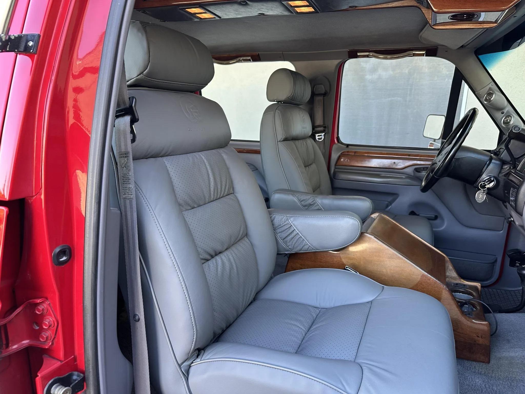 7.3L Power Stroke-Powered 1995 Ford C-350 Centurion 4×4