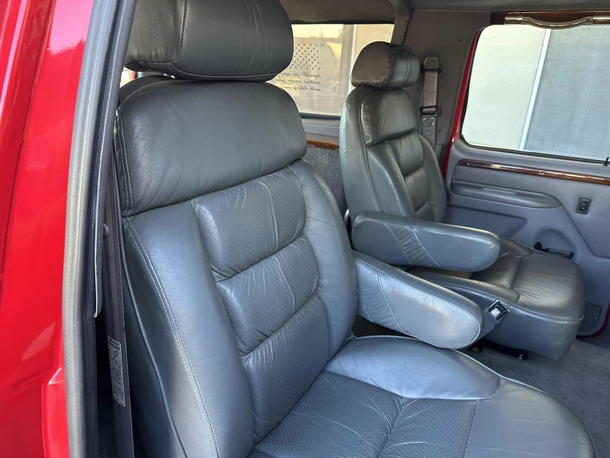 7.3L Power Stroke-Powered 1995 Ford C-350 Centurion 4×4