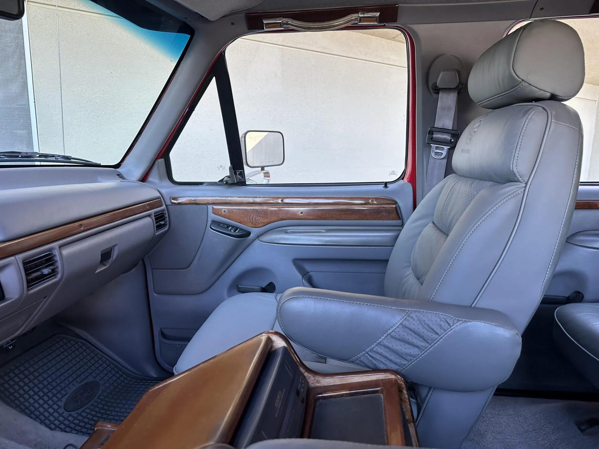 7.3L Power Stroke-Powered 1995 Ford C-350 Centurion 4×4