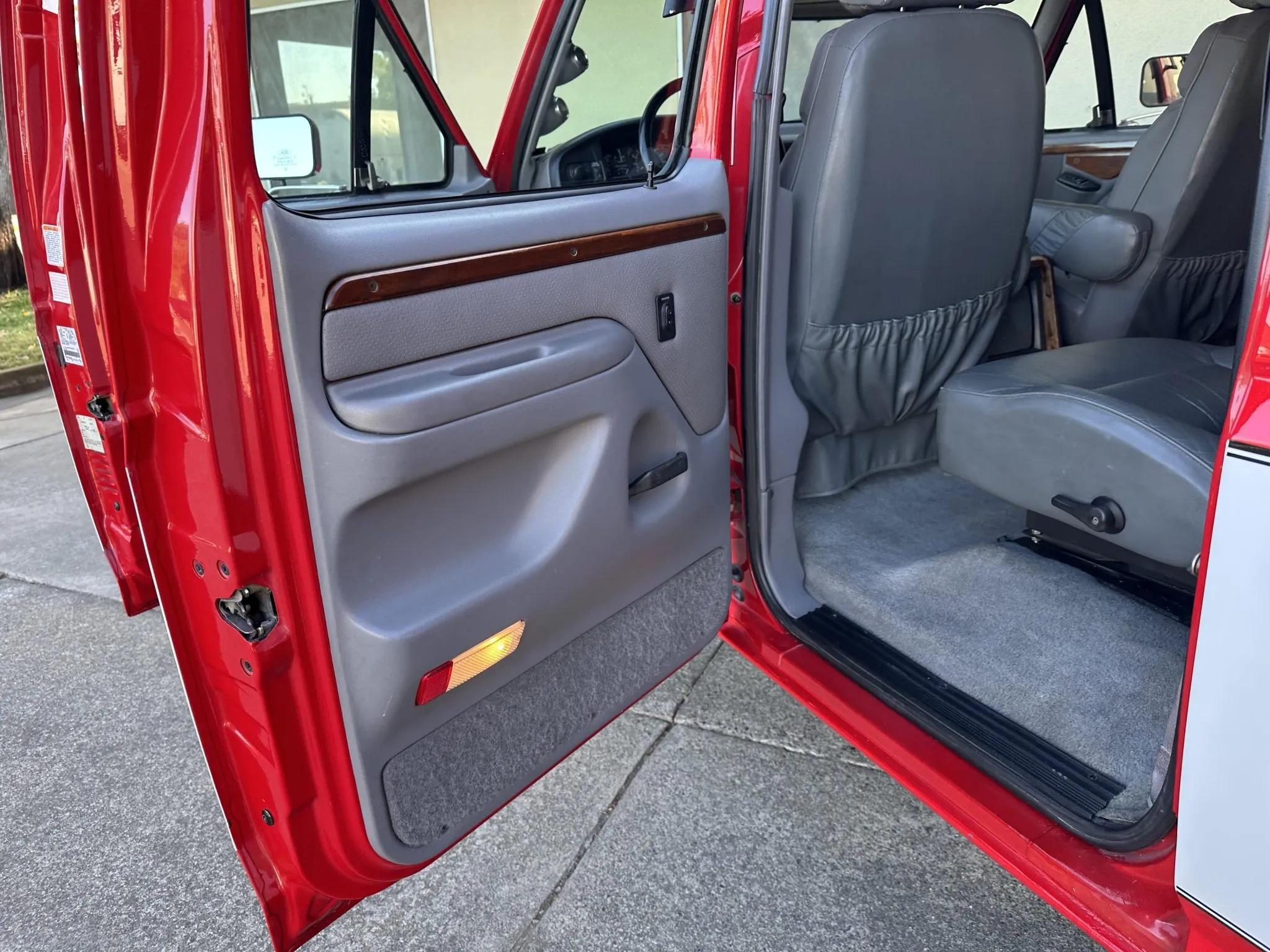 7.3L Power Stroke-Powered 1995 Ford C-350 Centurion 4×4