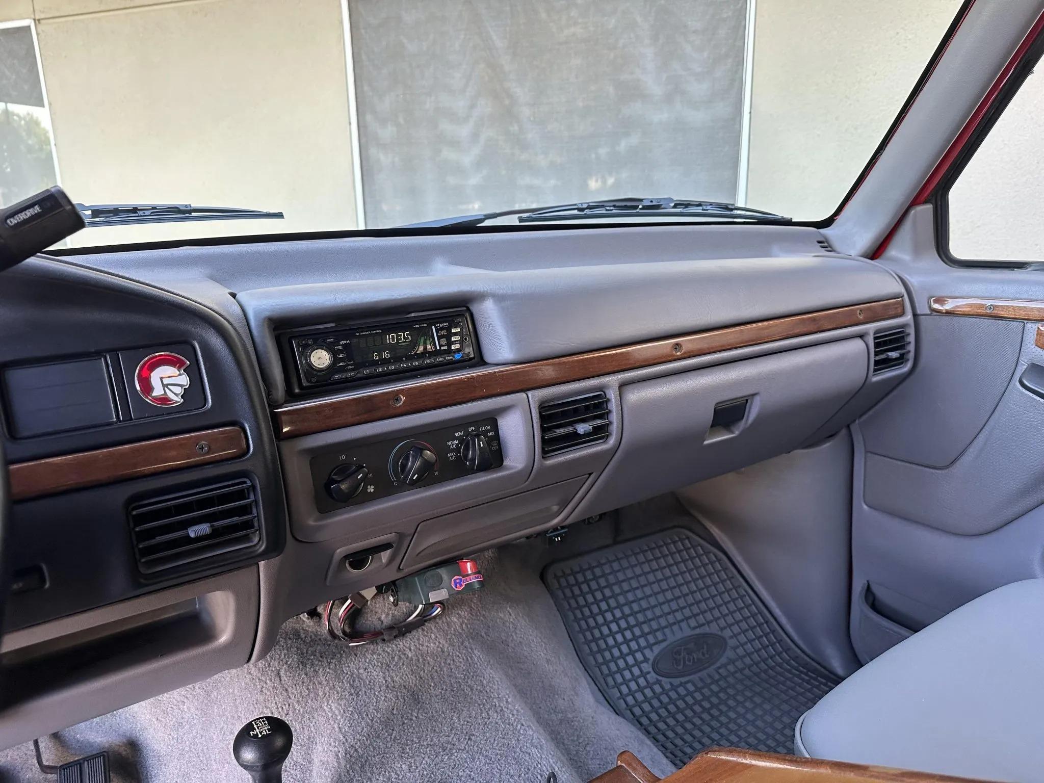 7.3L Power Stroke-Powered 1995 Ford C-350 Centurion 4×4