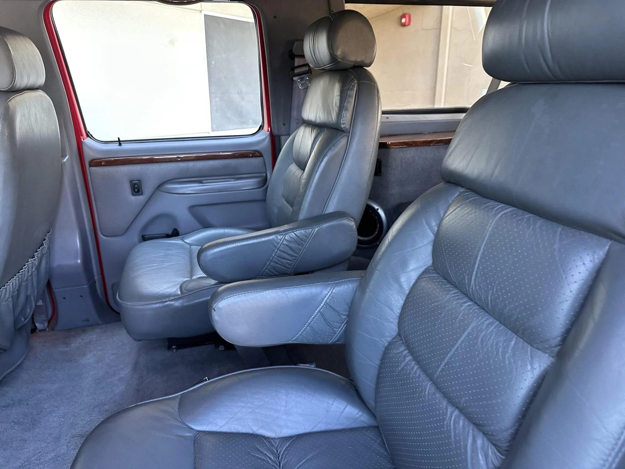 7.3L Power Stroke-Powered 1995 Ford C-350 Centurion 4×4