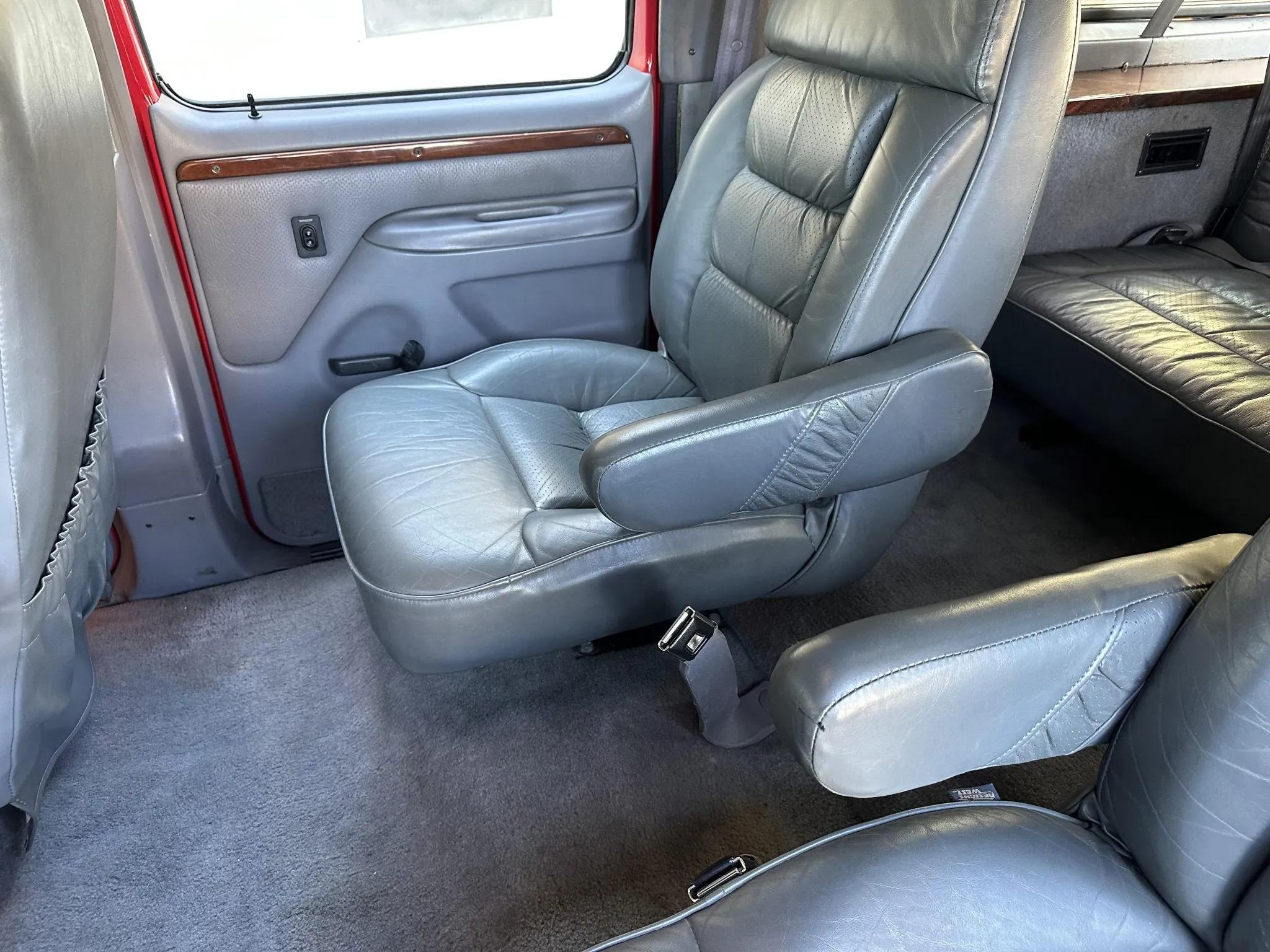 7.3L Power Stroke-Powered 1995 Ford C-350 Centurion 4×4