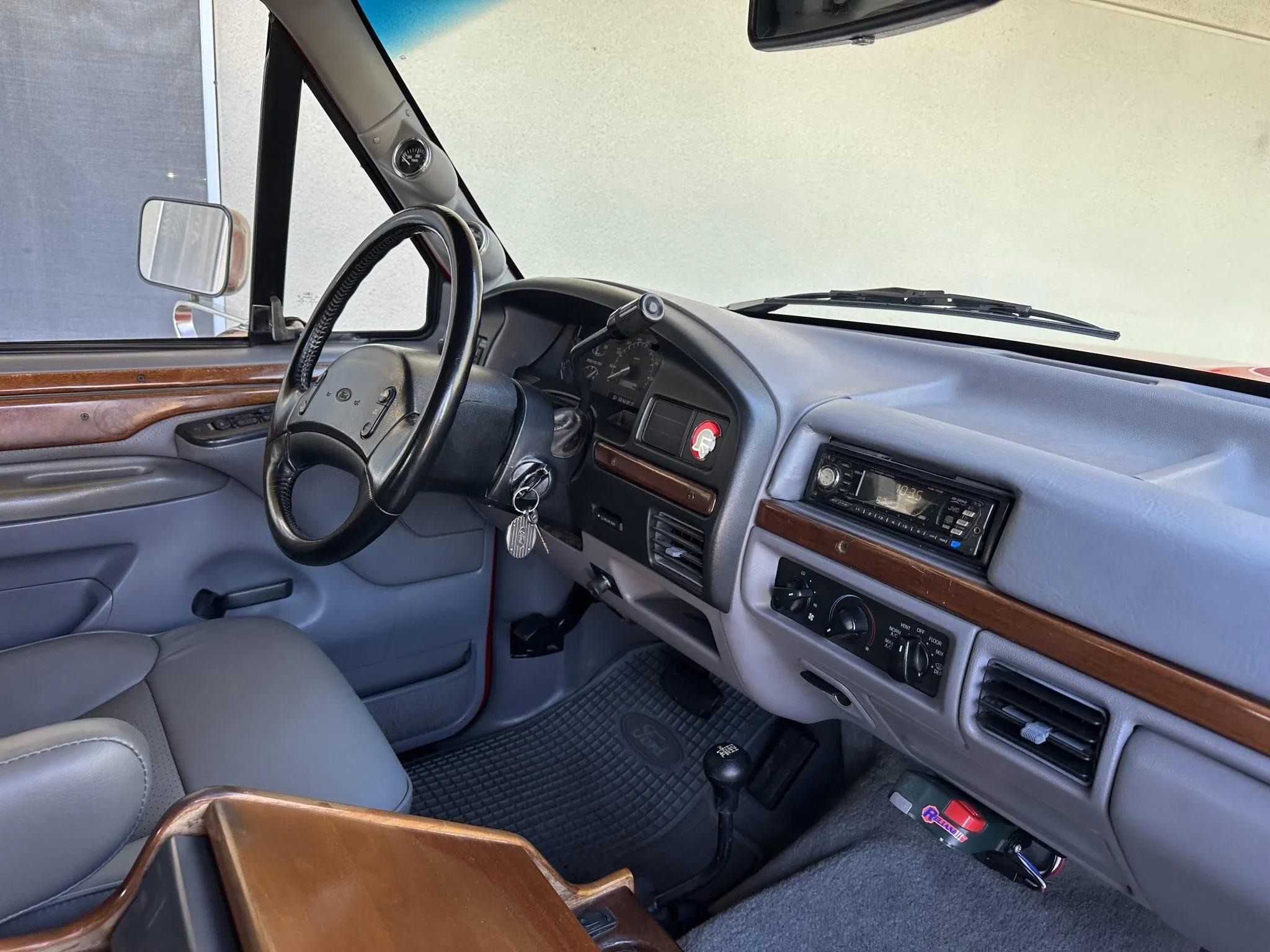 7.3L Power Stroke-Powered 1995 Ford C-350 Centurion 4×4