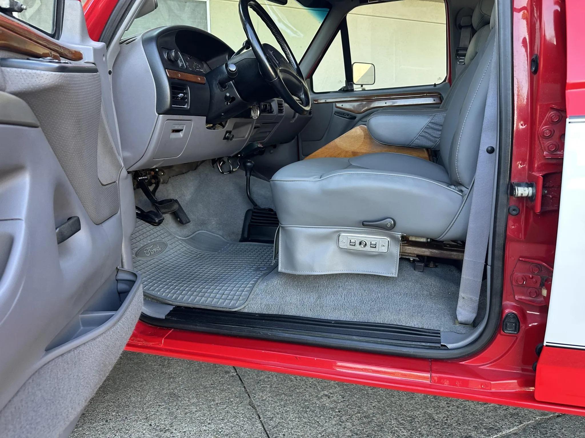 7.3L Power Stroke-Powered 1995 Ford C-350 Centurion 4×4