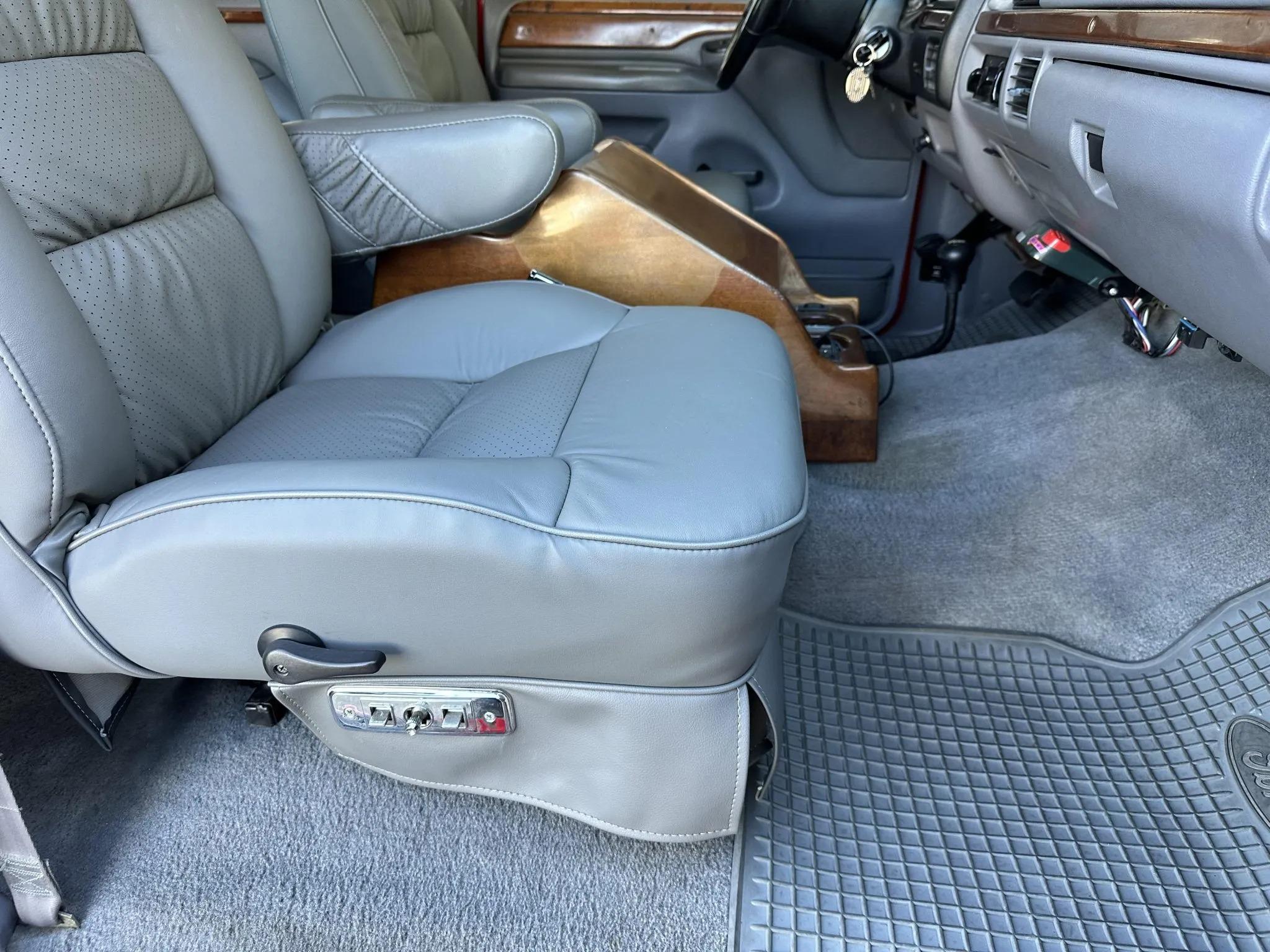 7.3L Power Stroke-Powered 1995 Ford C-350 Centurion 4×4