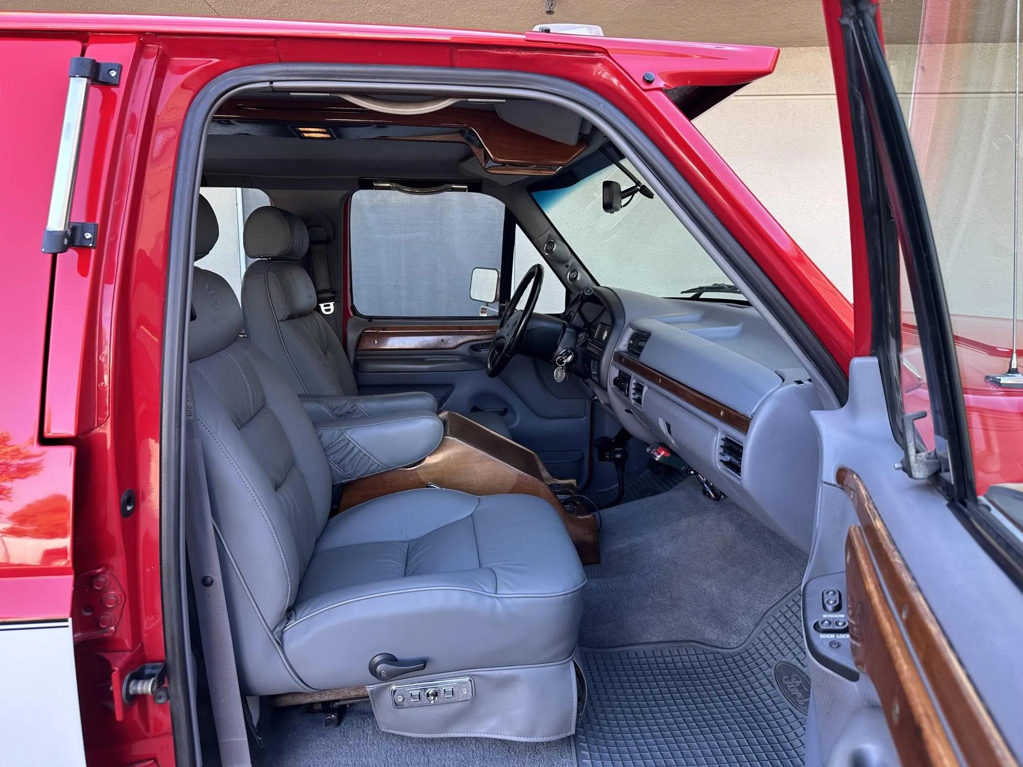 7.3L Power Stroke-Powered 1995 Ford C-350 Centurion 4×4