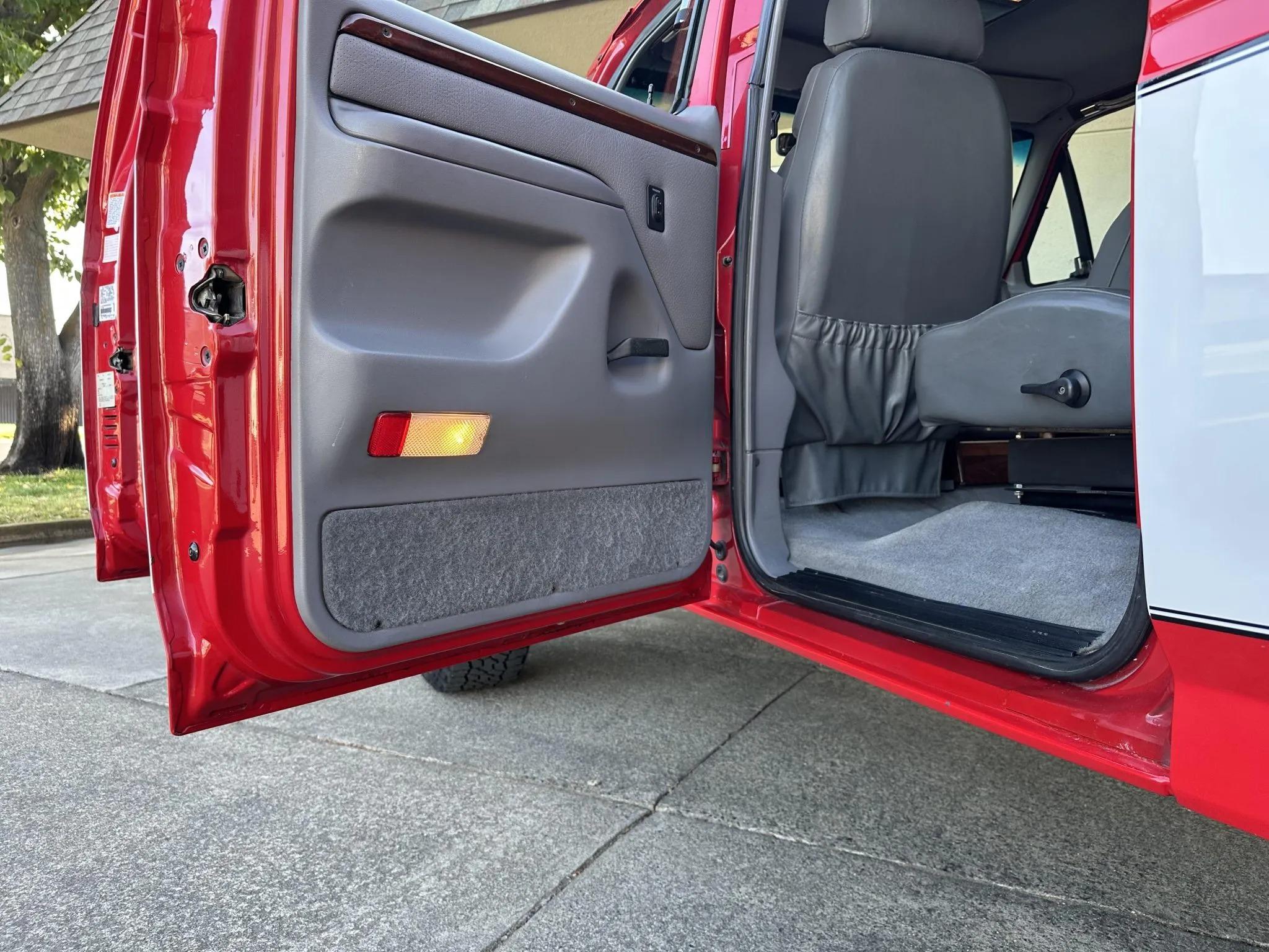 7.3L Power Stroke-Powered 1995 Ford C-350 Centurion 4×4