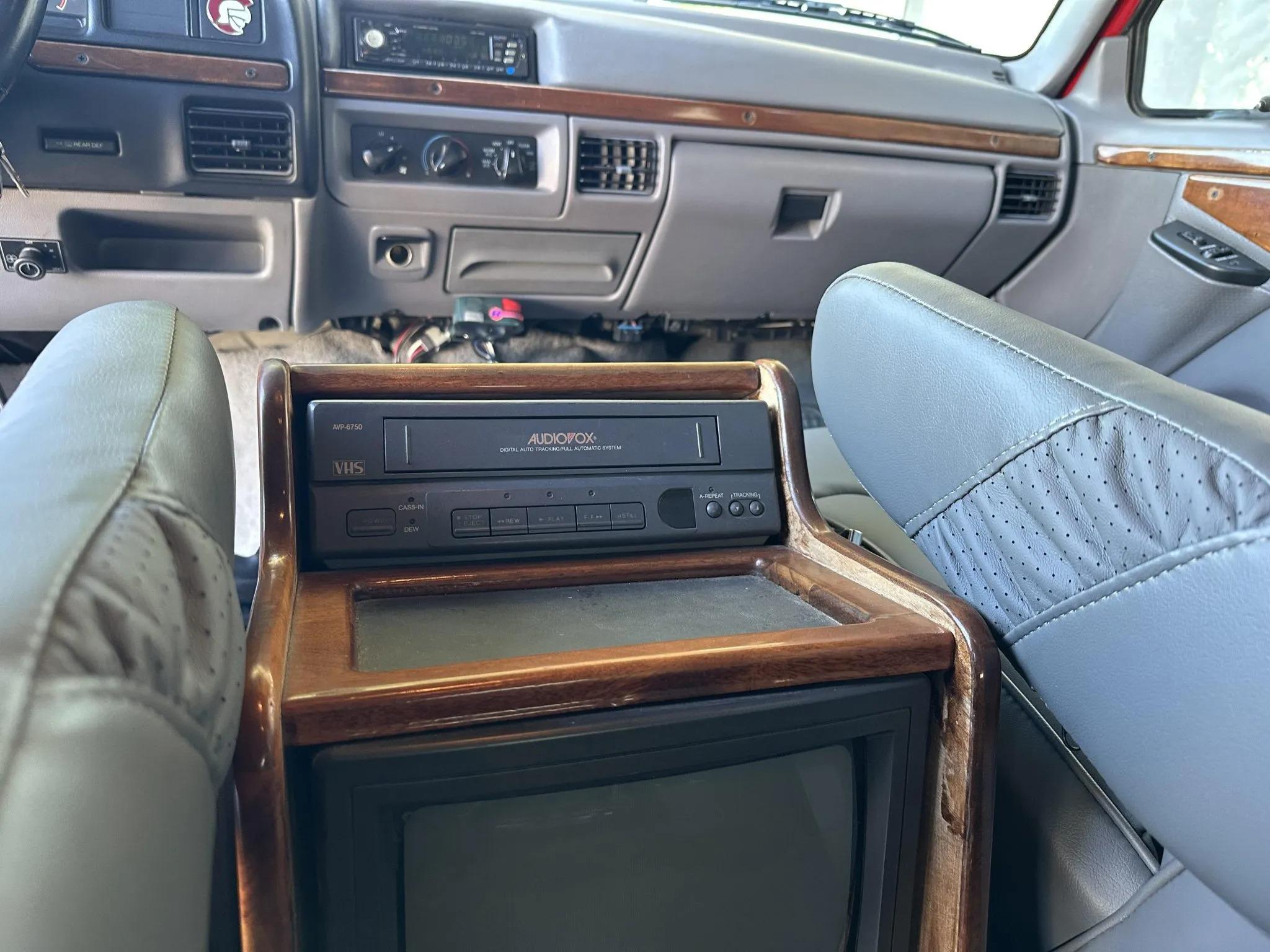 7.3L Power Stroke-Powered 1995 Ford C-350 Centurion 4×4