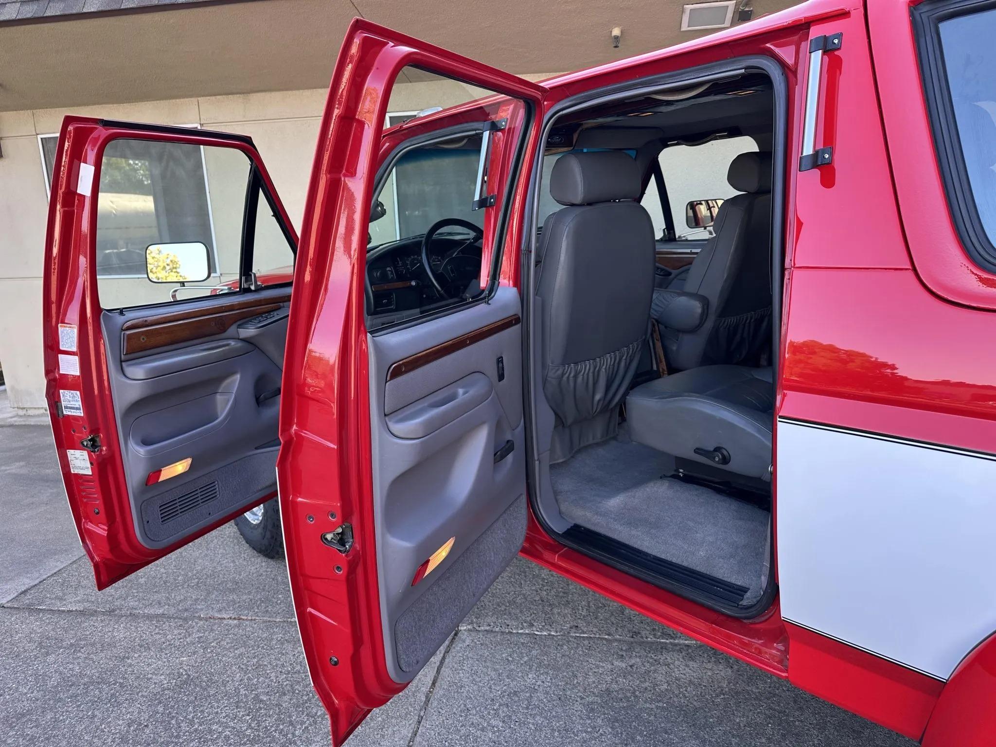 7.3L Power Stroke-Powered 1995 Ford C-350 Centurion 4×4