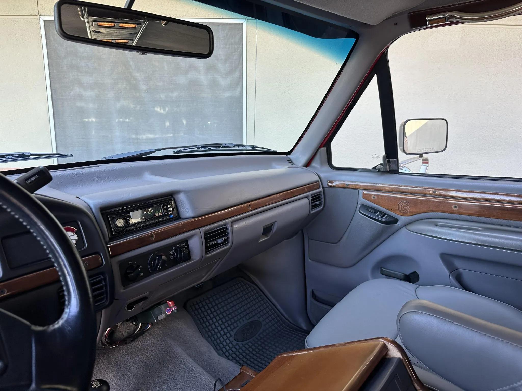 7.3L Power Stroke-Powered 1995 Ford C-350 Centurion 4×4