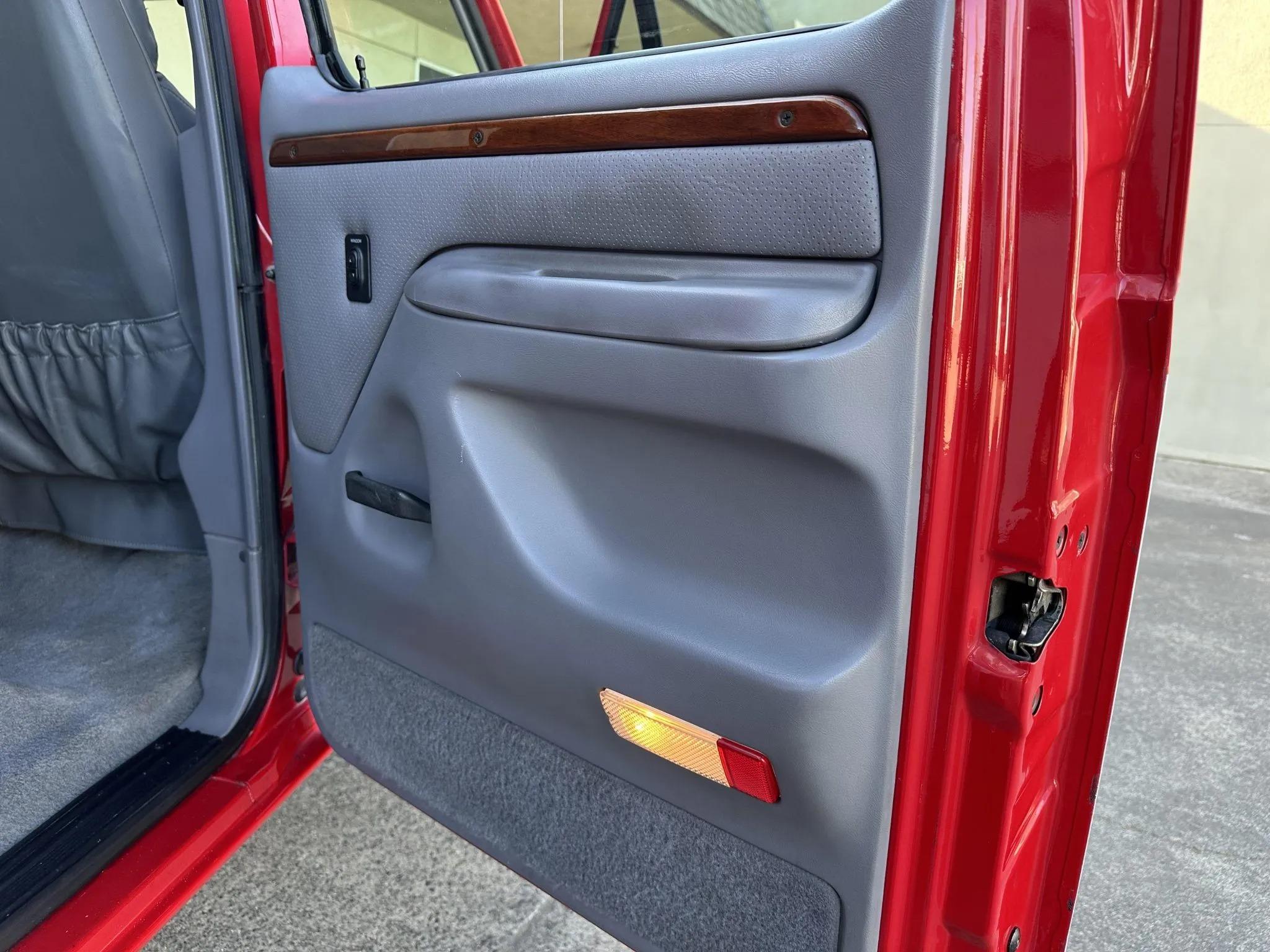 7.3L Power Stroke-Powered 1995 Ford C-350 Centurion 4×4