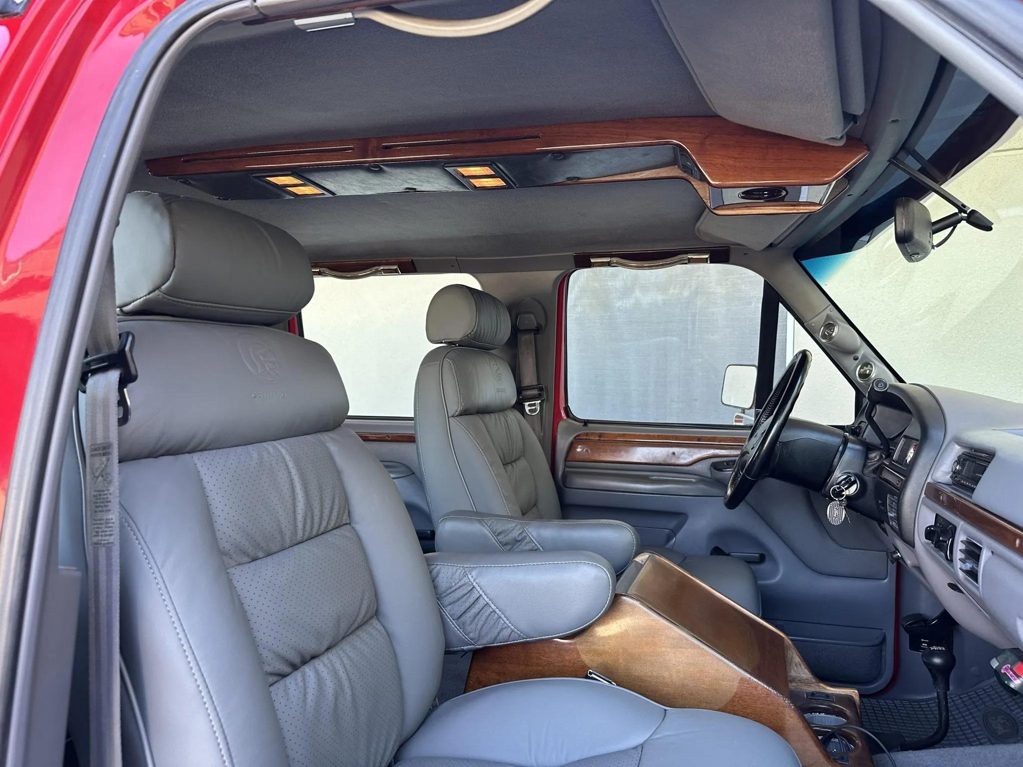 7.3L Power Stroke-Powered 1995 Ford C-350 Centurion 4×4