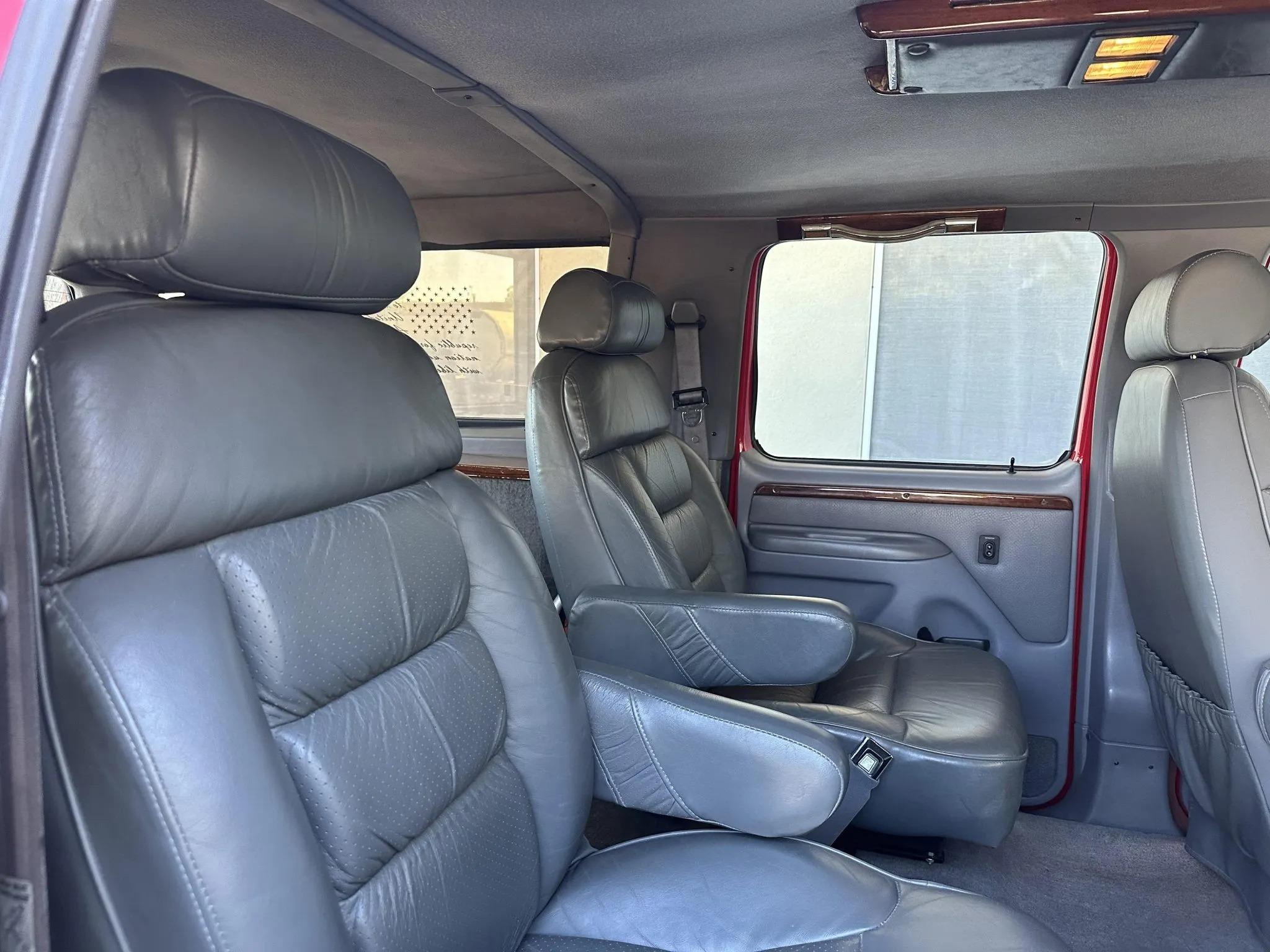 7.3L Power Stroke-Powered 1995 Ford C-350 Centurion 4×4