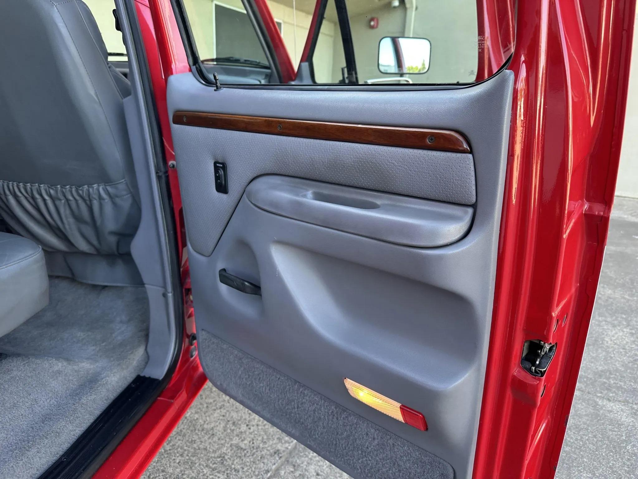 7.3L Power Stroke-Powered 1995 Ford C-350 Centurion 4×4