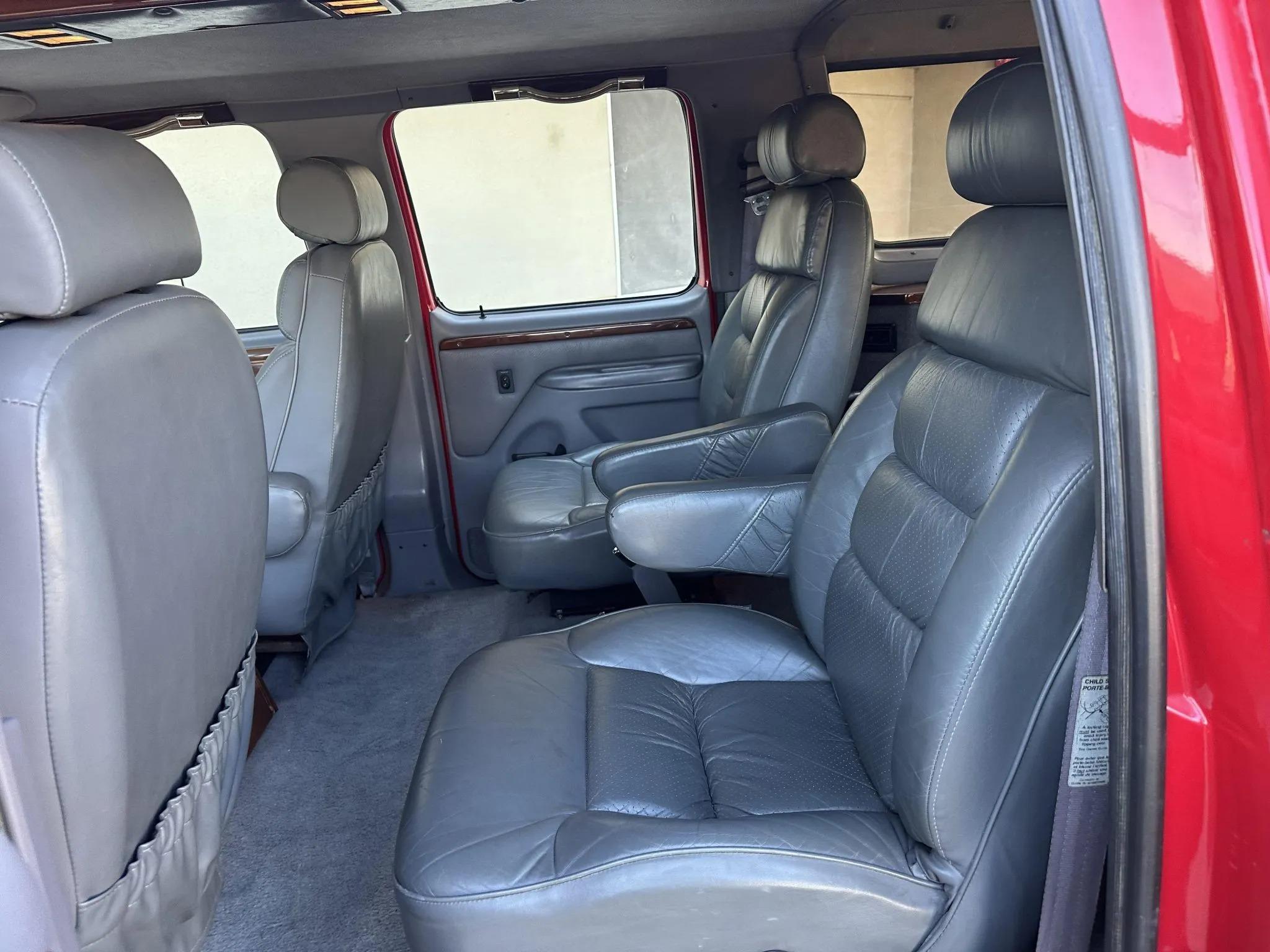 7.3L Power Stroke-Powered 1995 Ford C-350 Centurion 4×4