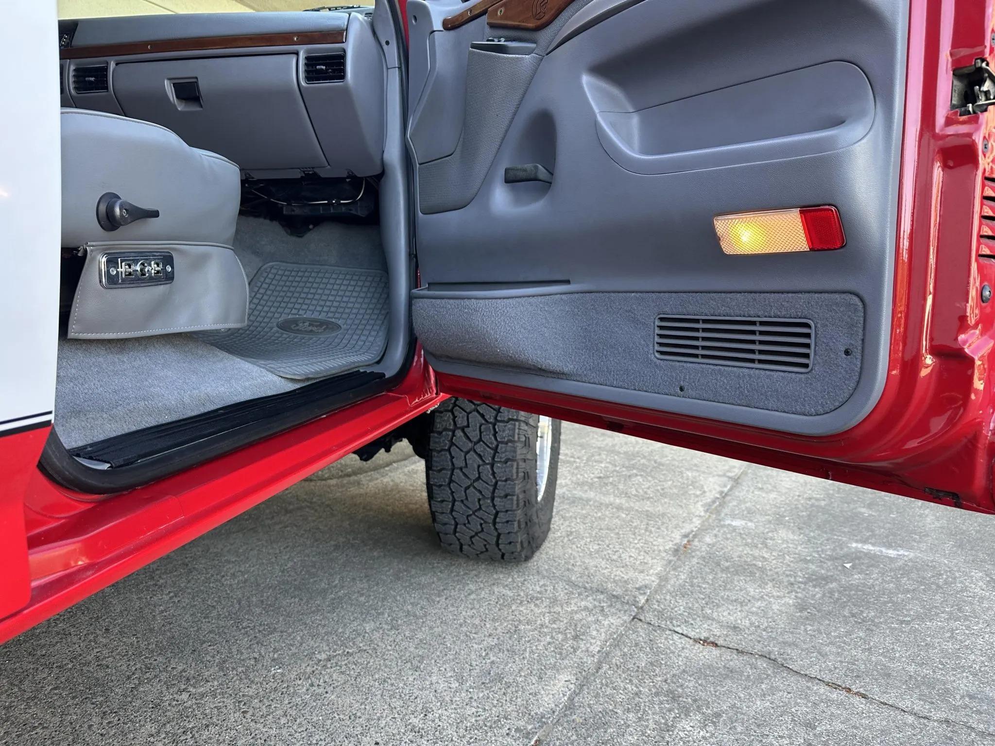 7.3L Power Stroke-Powered 1995 Ford C-350 Centurion 4×4