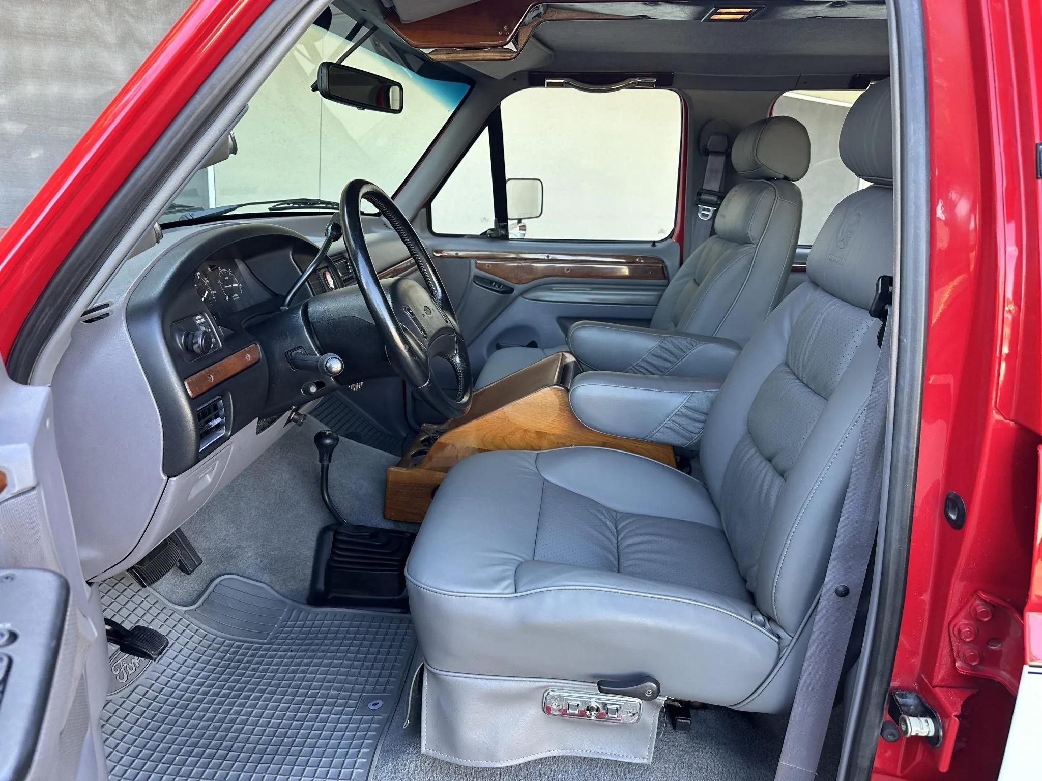 7.3L Power Stroke-Powered 1995 Ford C-350 Centurion 4×4