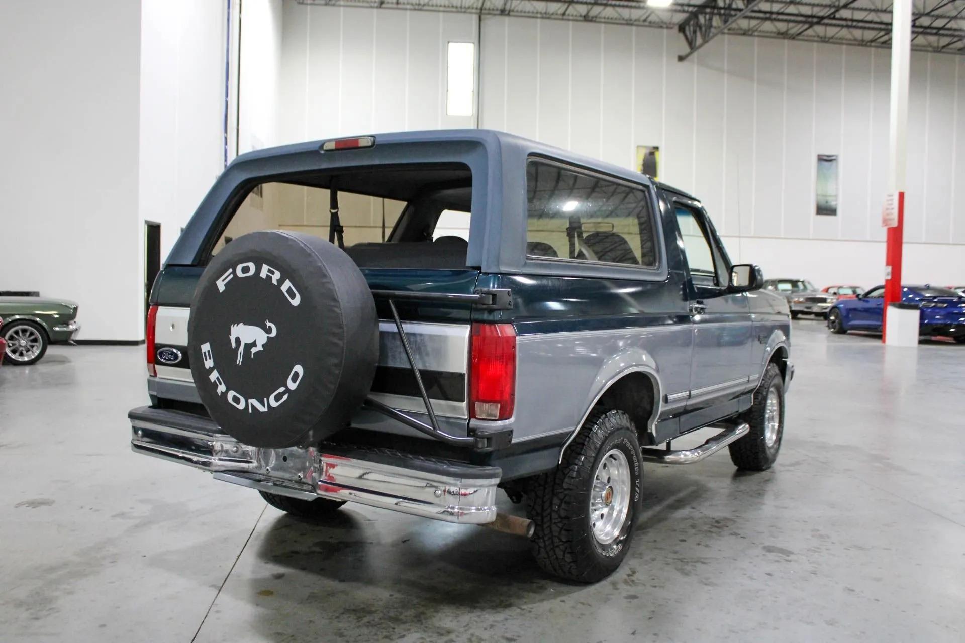 1994 Ford Bronco XLT - 5