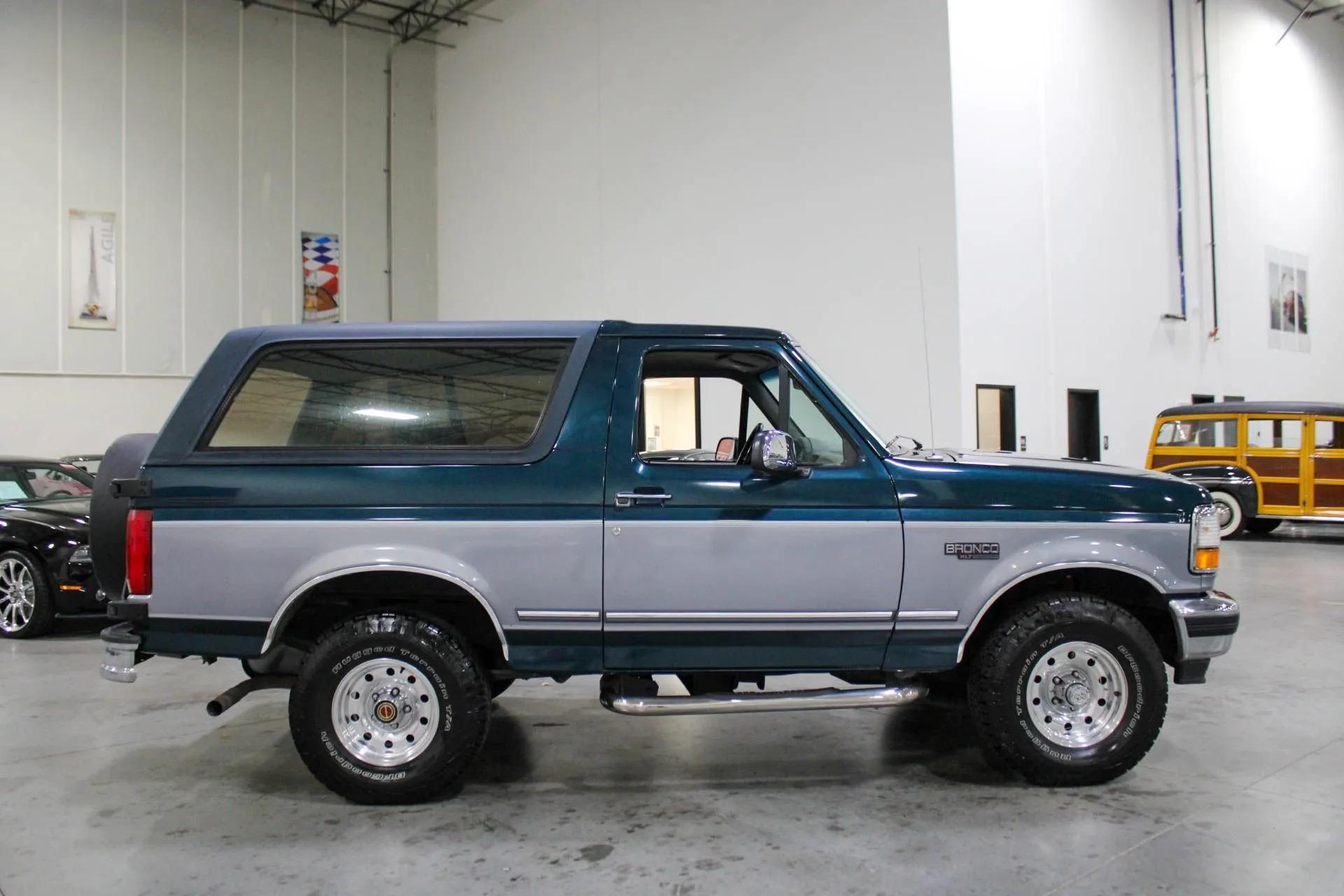 1994 Ford Bronco XLT - 2