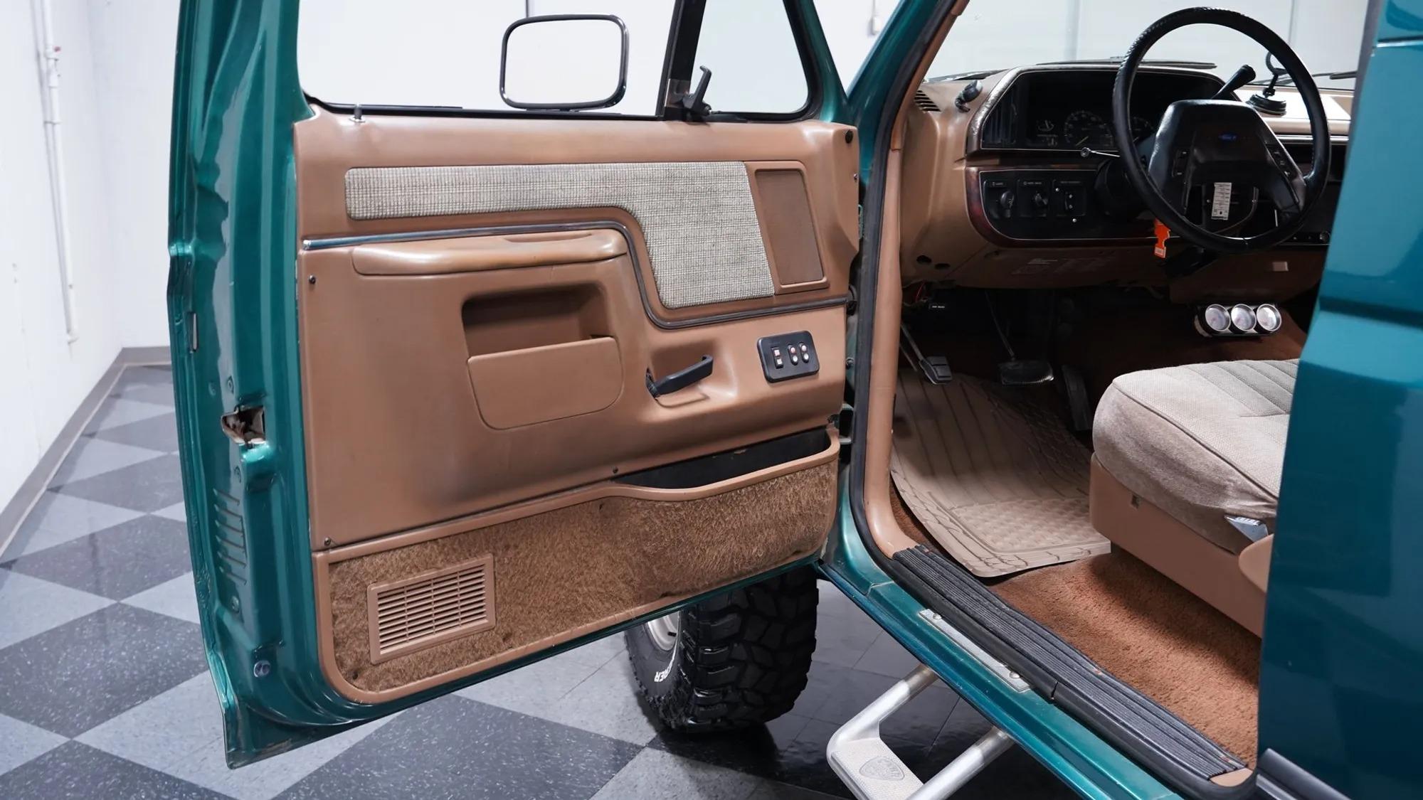 1989 Ford Bronco XLT