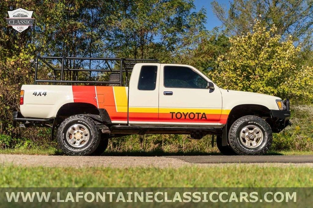 1989 Toyota Pickup Deluxe 4×4 - 5