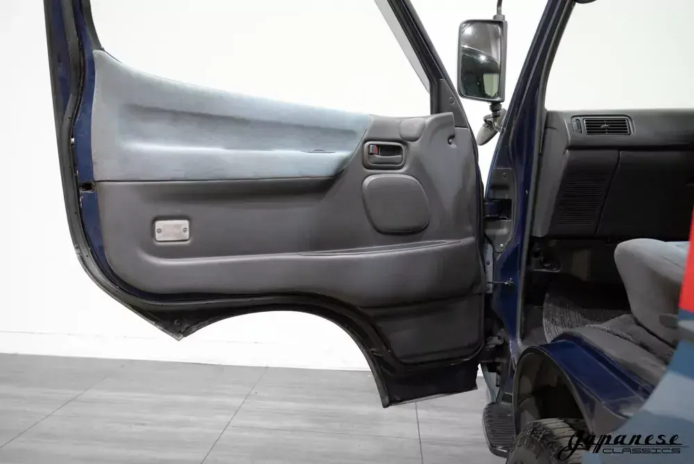 1996 Toyota HiAce Club Field Overland