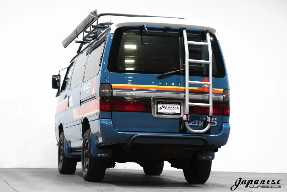 1996 Toyota HiAce Club Field Overland - 4