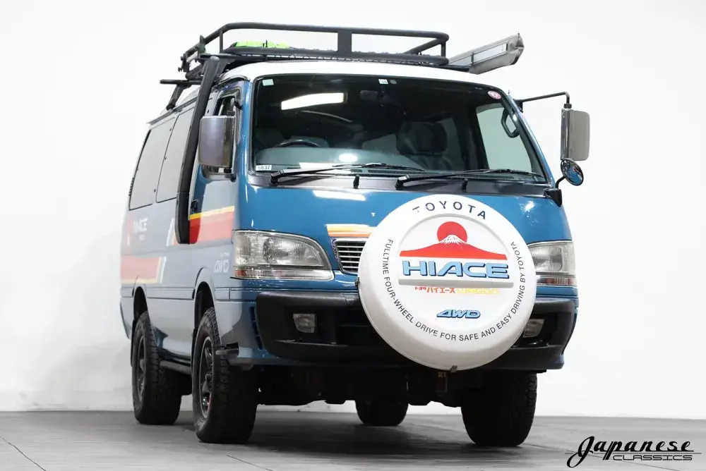 1996 Toyota HiAce Club Field Overland - 2