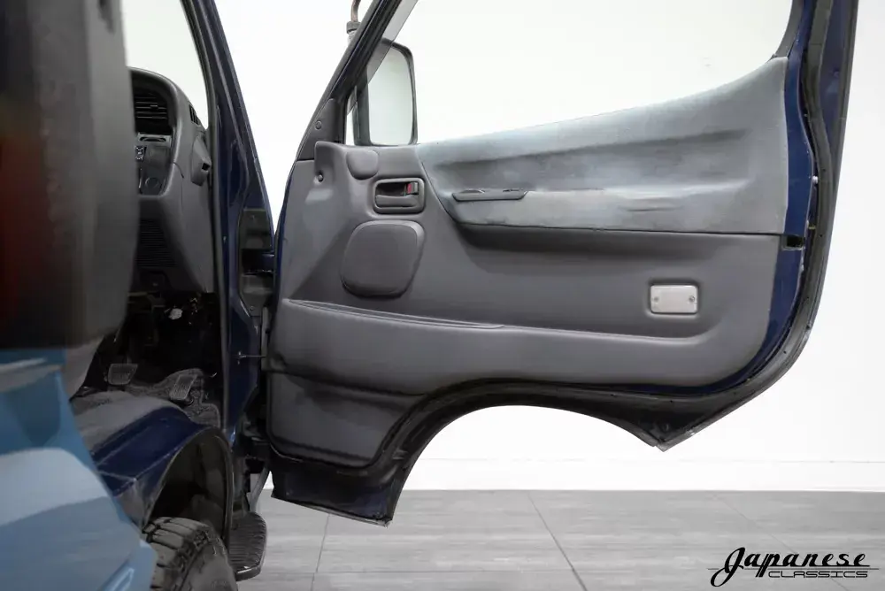 1996 Toyota HiAce Club Field Overland