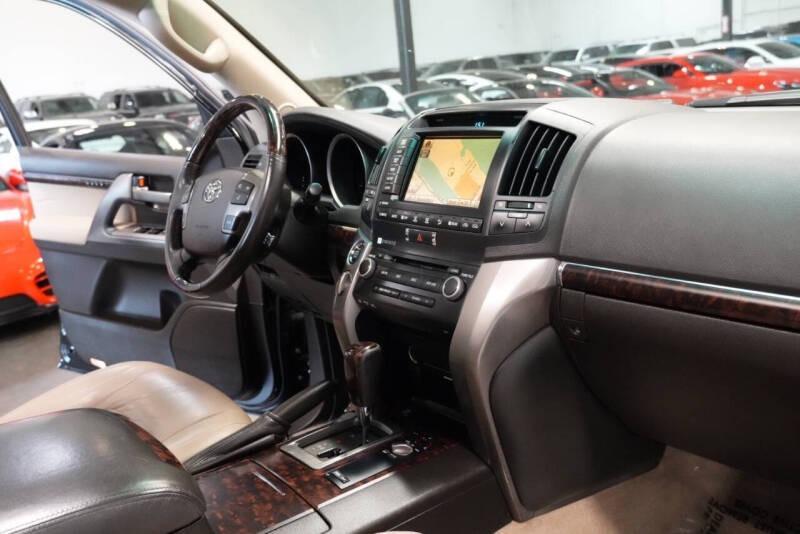 2011 Toyota Land Cruiser