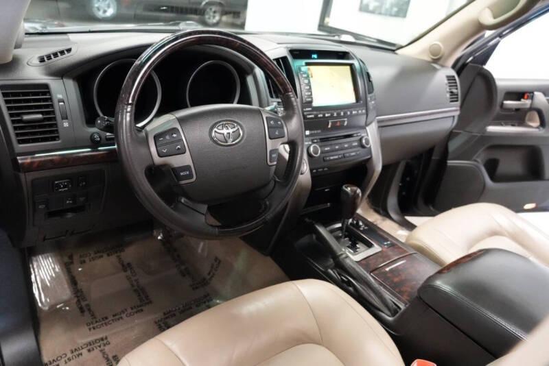 2011 Toyota Land Cruiser