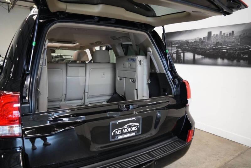 2011 Toyota Land Cruiser