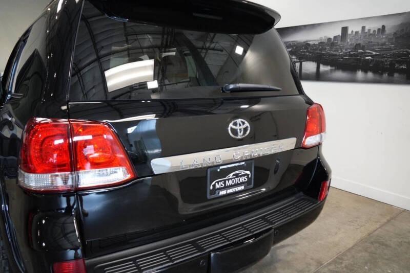 2011 Toyota Land Cruiser - 5