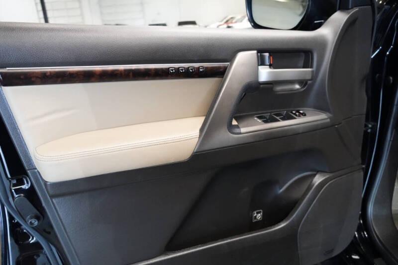 2011 Toyota Land Cruiser