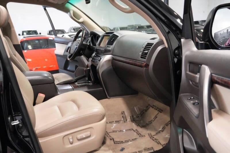 2011 Toyota Land Cruiser