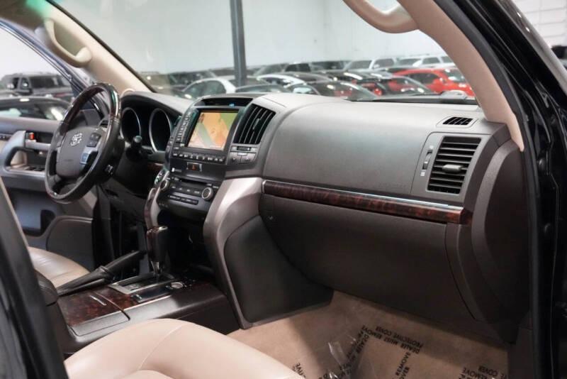 2011 Toyota Land Cruiser